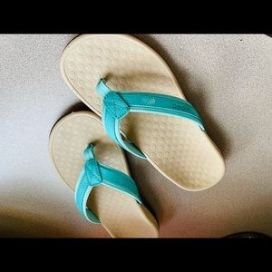 Vionic flip flops 8